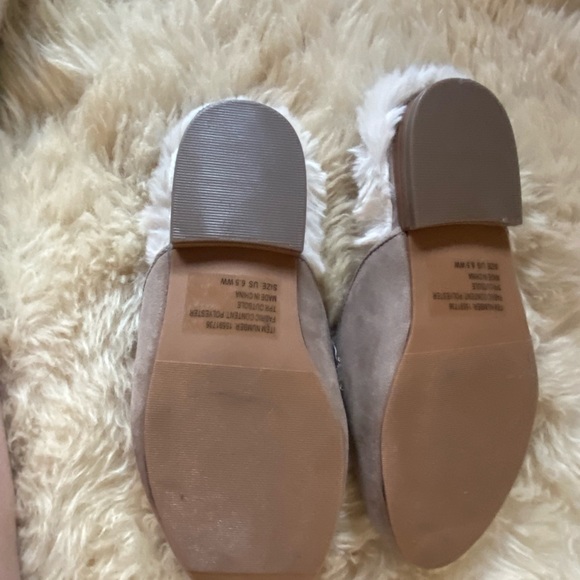 Torrid tan mules with gold chain - Picture 3 of 3